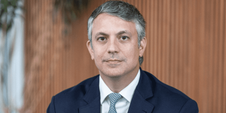 senior experience economia pr