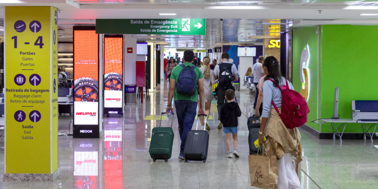 movimento aeroporto foz economiapr