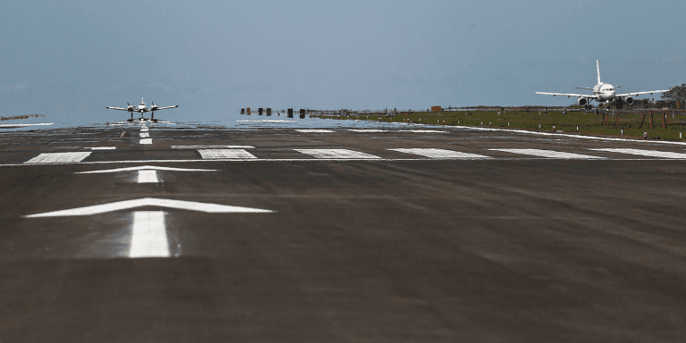 Aeroporto foz pista Economia PR