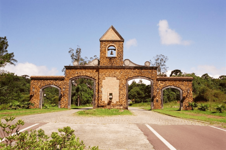 aiqfome quatro barras economia pr