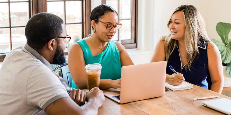 exohub cita economia pr