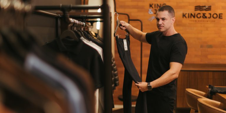 holding moda masculina economiapr