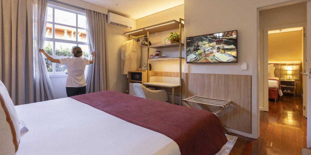 Hotelaria alta temporada Foz Economia PR