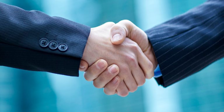 Pesquisa SalesHunter Remuneração b2b Economia PR