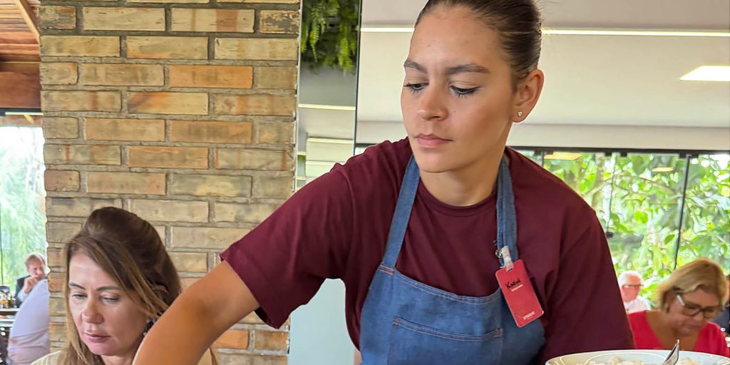 Turismo emprego Paraná Economia Pr