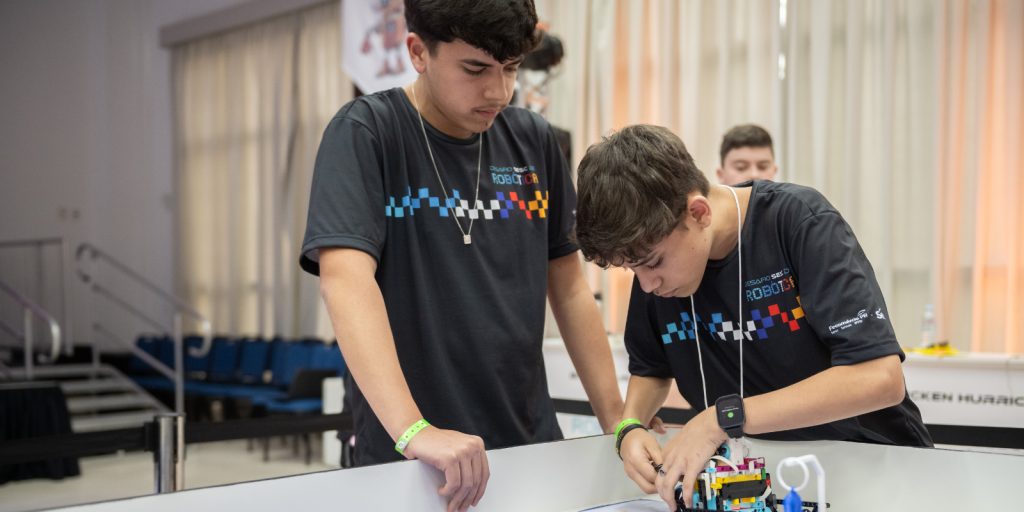 sesc curitiba robótica Economia PR