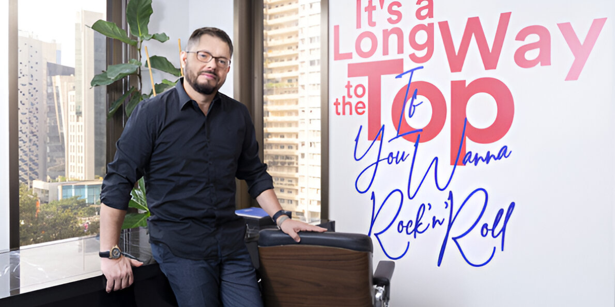 CNA Franquias idiomas Economia PR