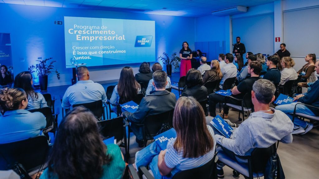 Programa crescimento médias empresas economia pr