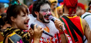 Curitiba Carnaval Economia PR
